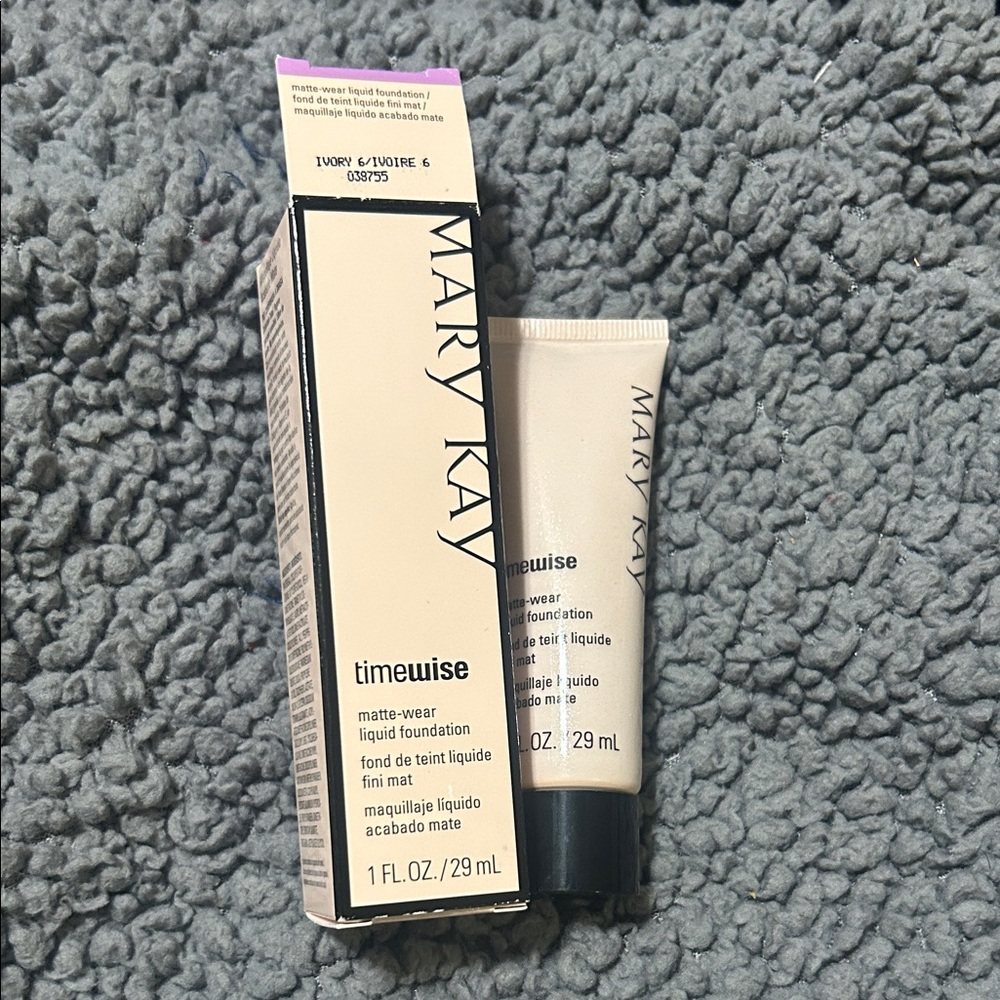 Mary Kay Timewise Matte-Wear Liquid Foundation - Ivory